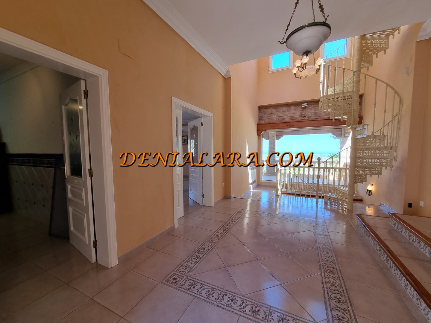 6 bedroom Villa for sale in Pedreguer with pool garage - € 965,000 (Ref: 5207539)