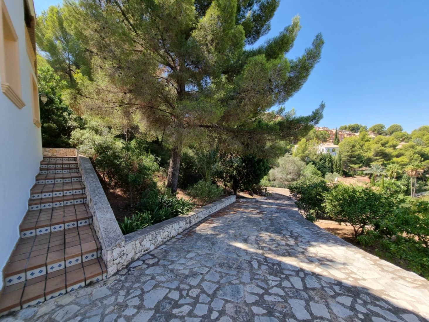 6 bedroom Villa for sale in Pedreguer with pool garage - € 965,000 (Ref: 5207539)