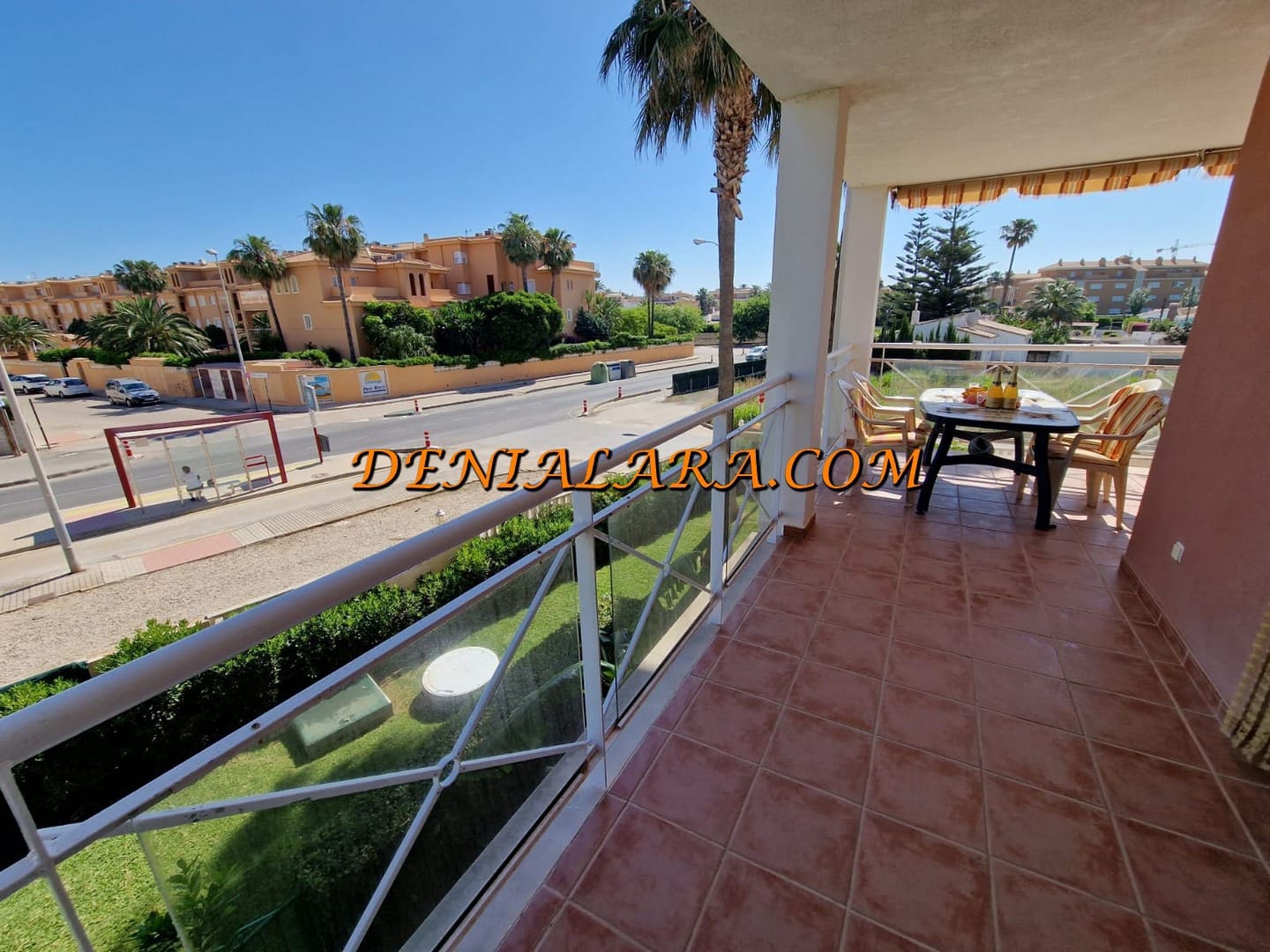 Appartement de 3 chambres à louer à Denia avec piscine garage - 700 € (Ref: 7098795)