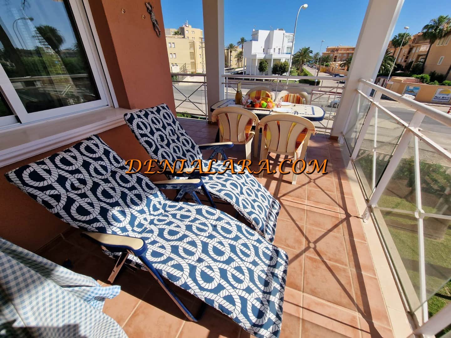 Appartement de 3 chambres à louer à Denia avec piscine garage - 700 € (Ref: 7098795)