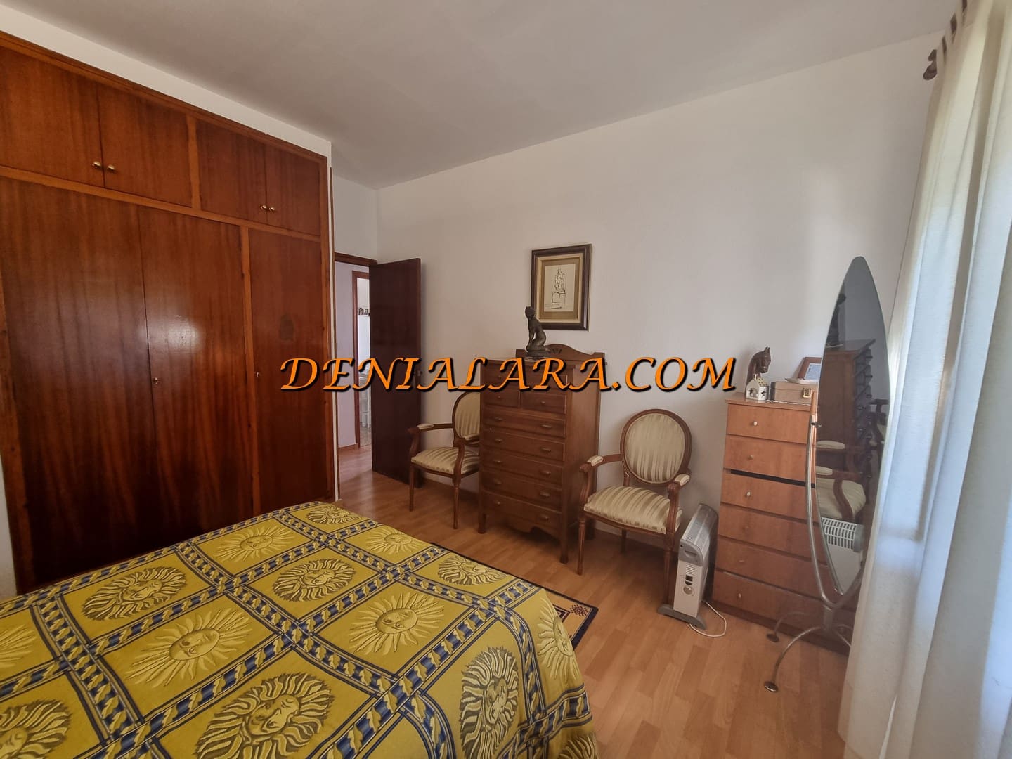 Restaurant/Bar for sale in Denia with garage - € 525,000 (Ref: 7542087)