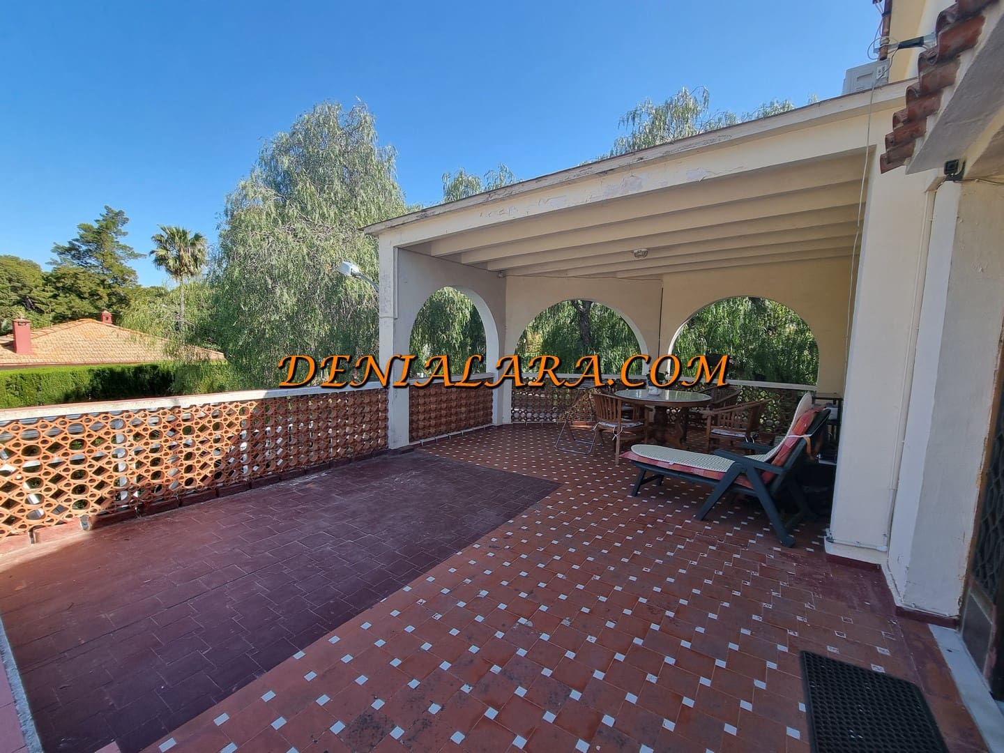 Restaurant/Bar for sale in Denia with garage - € 525,000 (Ref: 7542087)