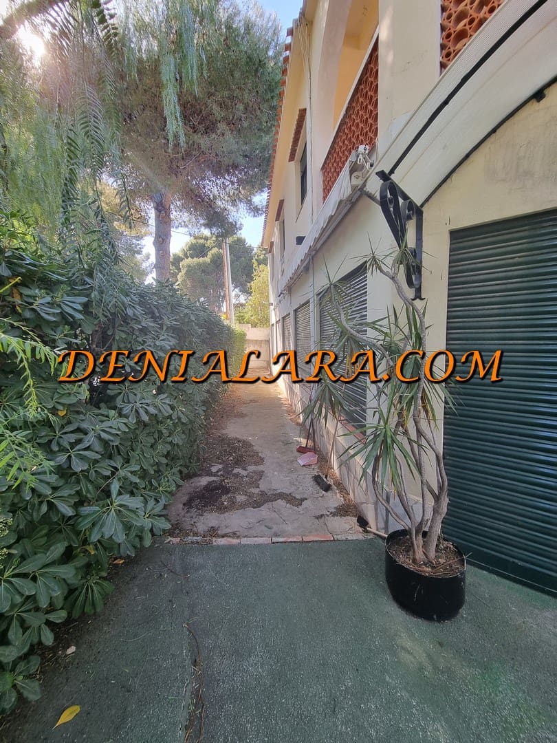 Restaurant/Bar for sale in Denia with garage - € 525,000 (Ref: 7542087)