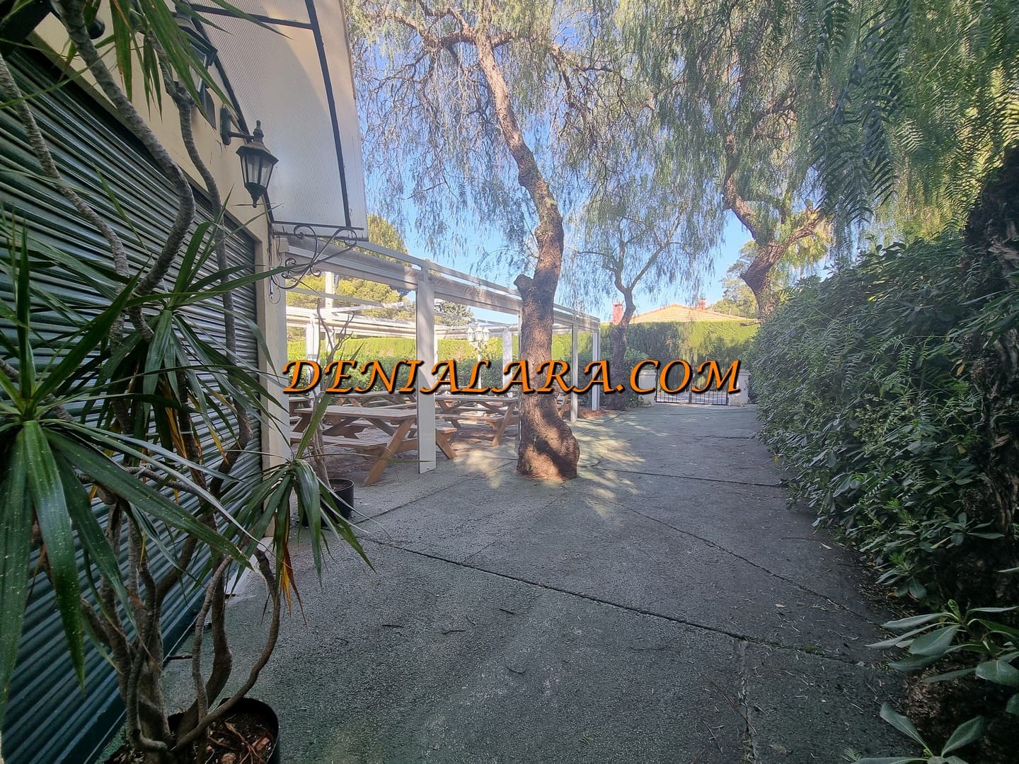 Restaurant/Bar for sale in Denia with garage - € 525,000 (Ref: 7542087)