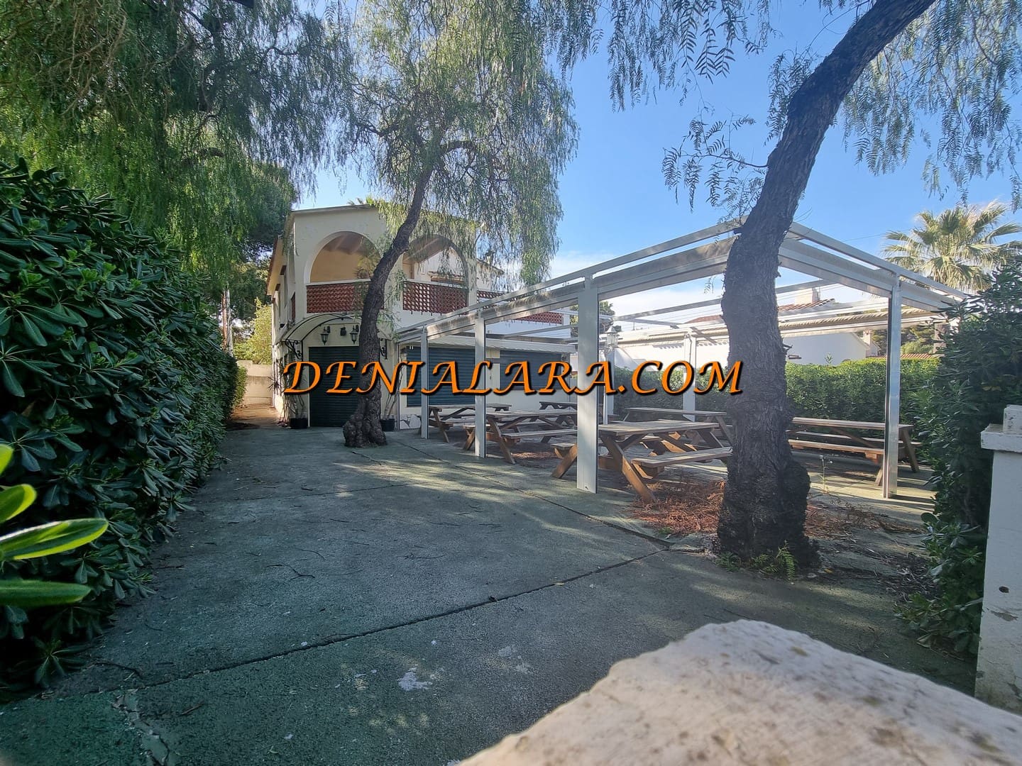 Restaurant/Bar for sale in Denia with garage - € 525,000 (Ref: 7542087)