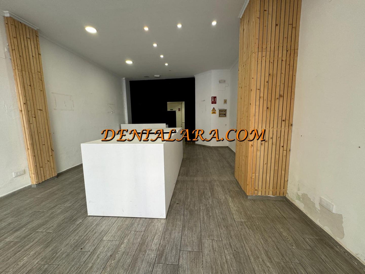 Commercial for rent in Denia - € 1,400 (Ref: 7542100)