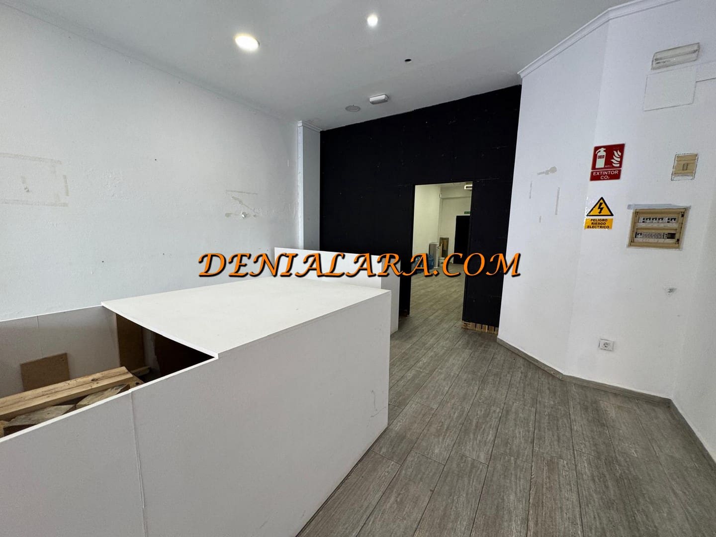 Commercial for rent in Denia - € 1,400 (Ref: 7542100)