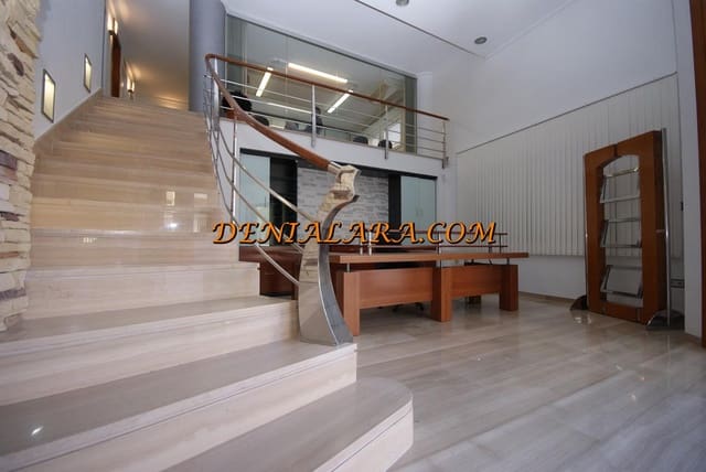 Erhverv til salg i Dénia med garage - € 325.000 (Ref: 7578861)