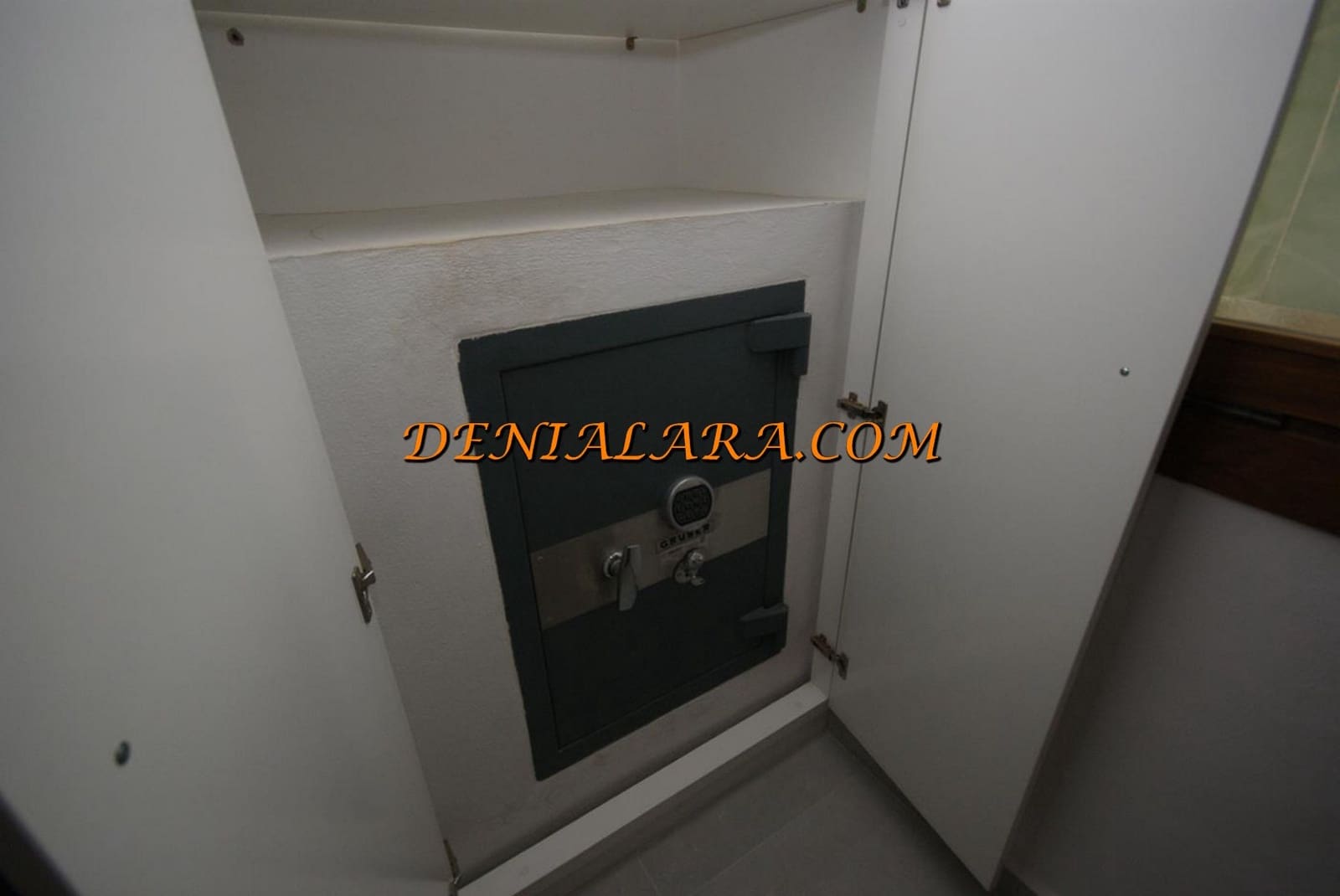 Erhverv til salg i Denia med garage - € 325.000 (Ref: 7578861)