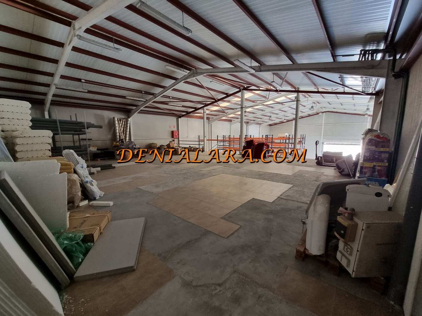 Kommersiell til salgs i Pego med garasje - € 950 000 (Ref: 7578879)