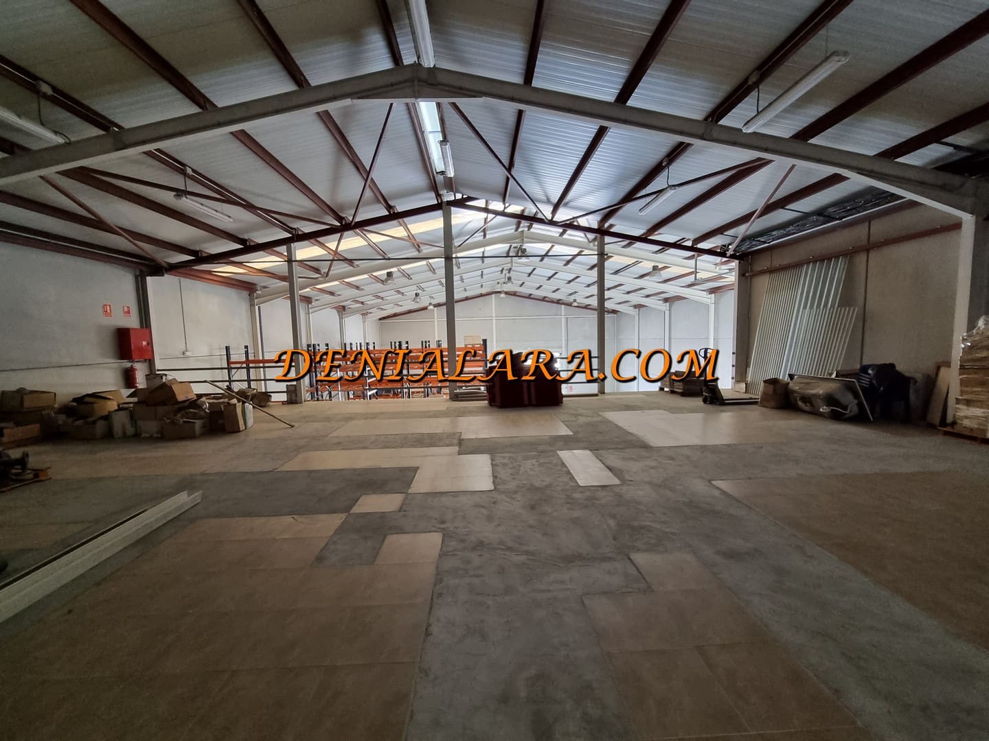 Kommersiell til salgs i Pego med garasje - € 950 000 (Ref: 7578879)