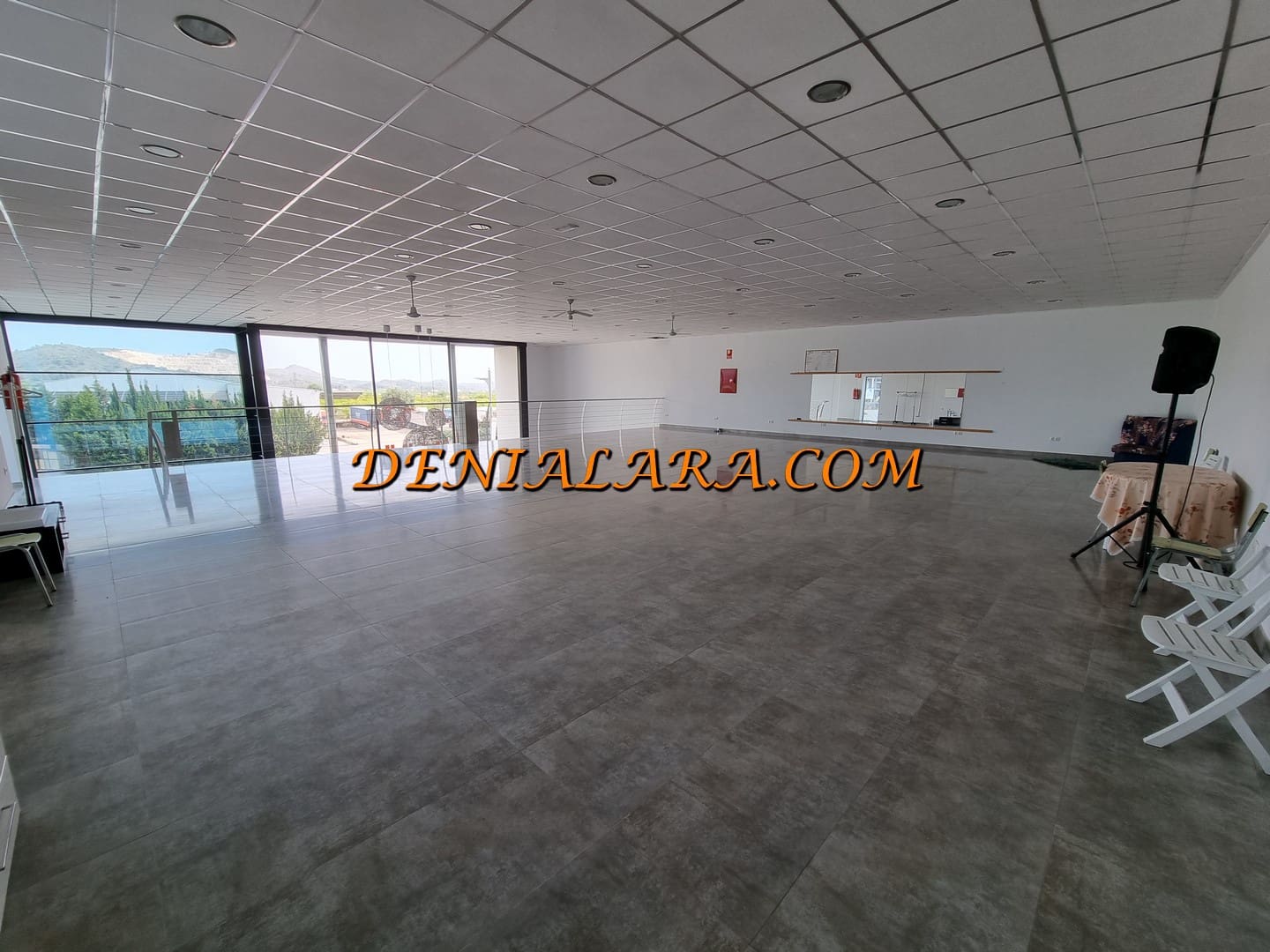 Kommersiell til salgs i Pego med garasje - € 950 000 (Ref: 7578879)