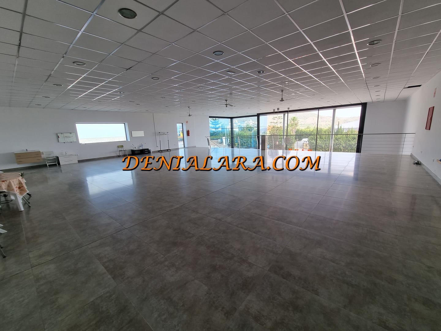 Kommersiell til salgs i Pego med garasje - € 950 000 (Ref: 7578879)