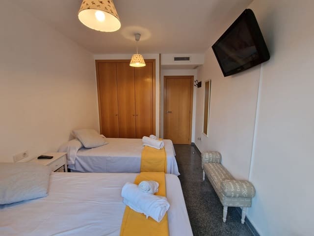 3 slaapkamer Flat te huur in Dénia met zwembad garage - € 650 (Ref: 7778587)