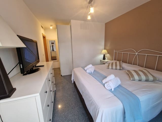 3 slaapkamer Flat te huur in Dénia met zwembad garage - € 650 (Ref: 7778587)