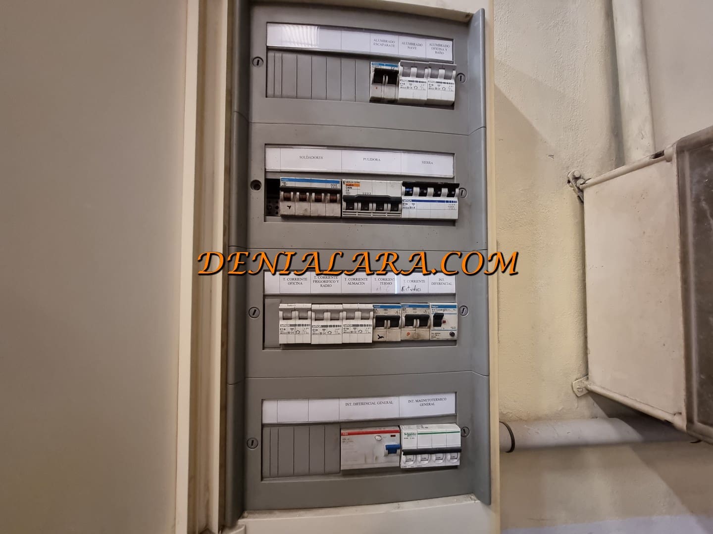 Commercial for sale in Ondara - € 348,000 (Ref: 7999048)