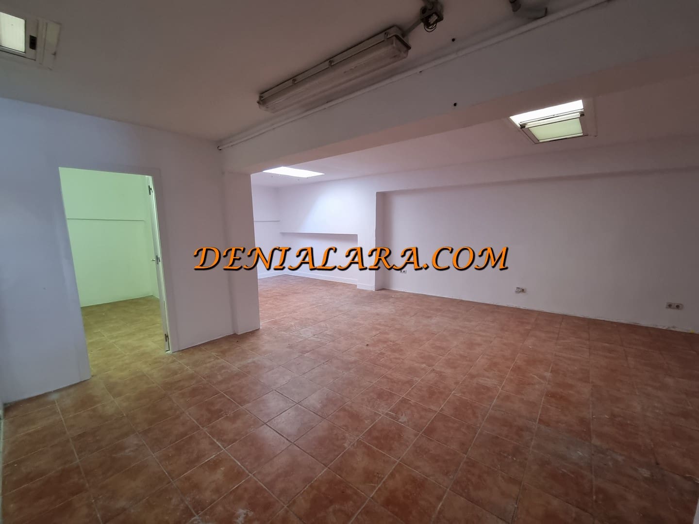 Kommersiell till salu i Denia - 345 000 € (Ref: 8057044)