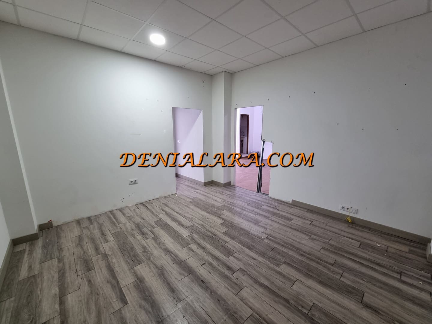 Kommersiell till salu i Denia - 345 000 € (Ref: 8057044)