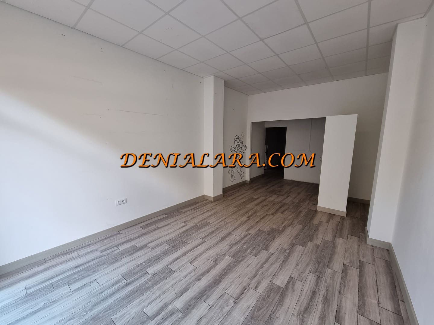 Kommersiell till salu i Denia - 345 000 € (Ref: 8057044)