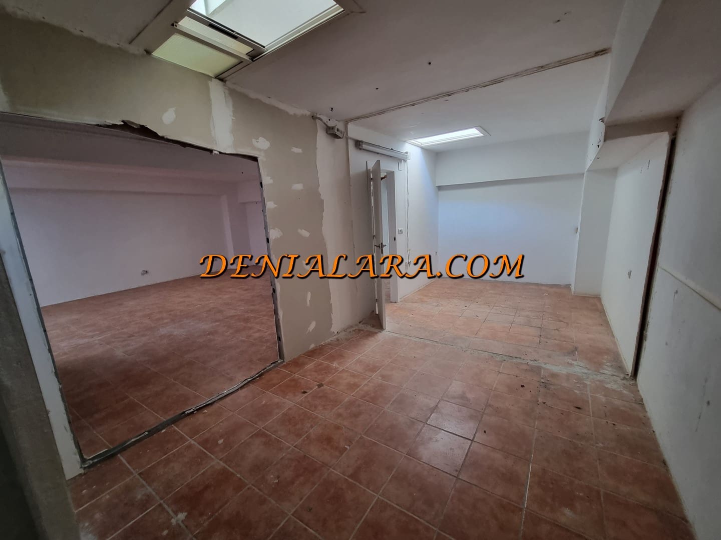 Kommersiell till salu i Denia - 345 000 € (Ref: 8057044)