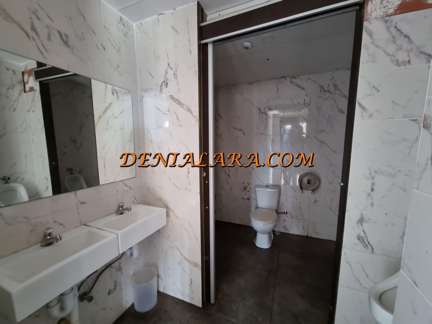 Kommersiell til salgs i Denia - € 199 999 (Ref: 8206524)