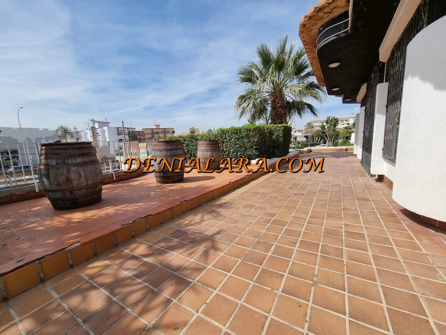 Kommersiell til salgs i Denia - € 199 999 (Ref: 8206524)