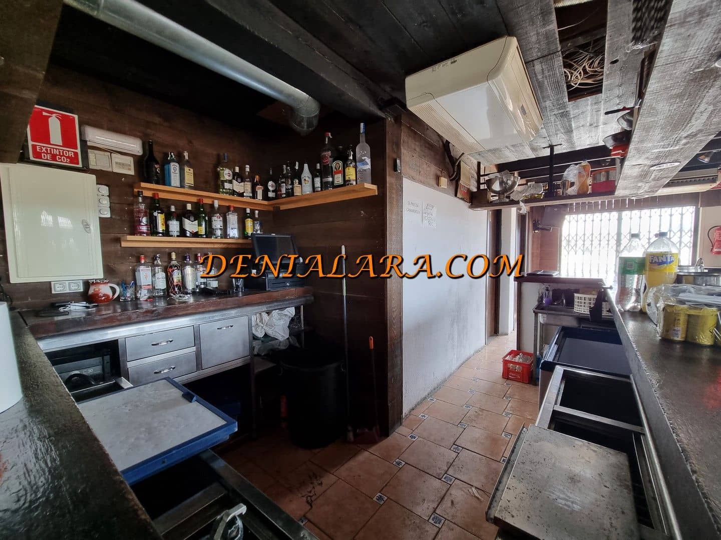 Kommersiell til salgs i Denia - € 199 999 (Ref: 8206524)