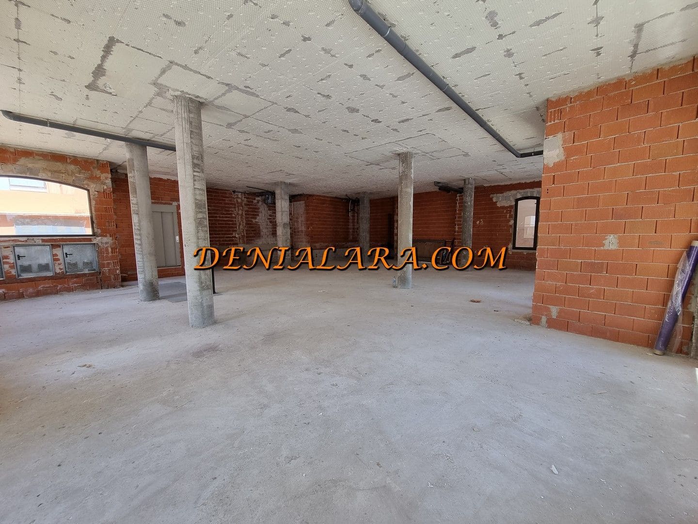 Commercial for rent in Pedreguer - € 1,600 (Ref: 8389720)