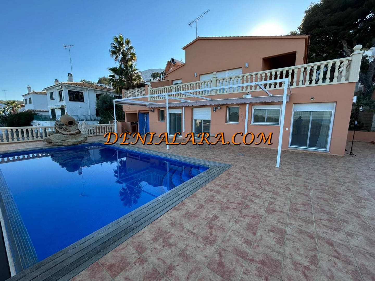 2 makuuhuone Huvila myytävänä paikassa Denia mukana uima-altaan 
autotalli - 774 999 € (Ref: 8607795)