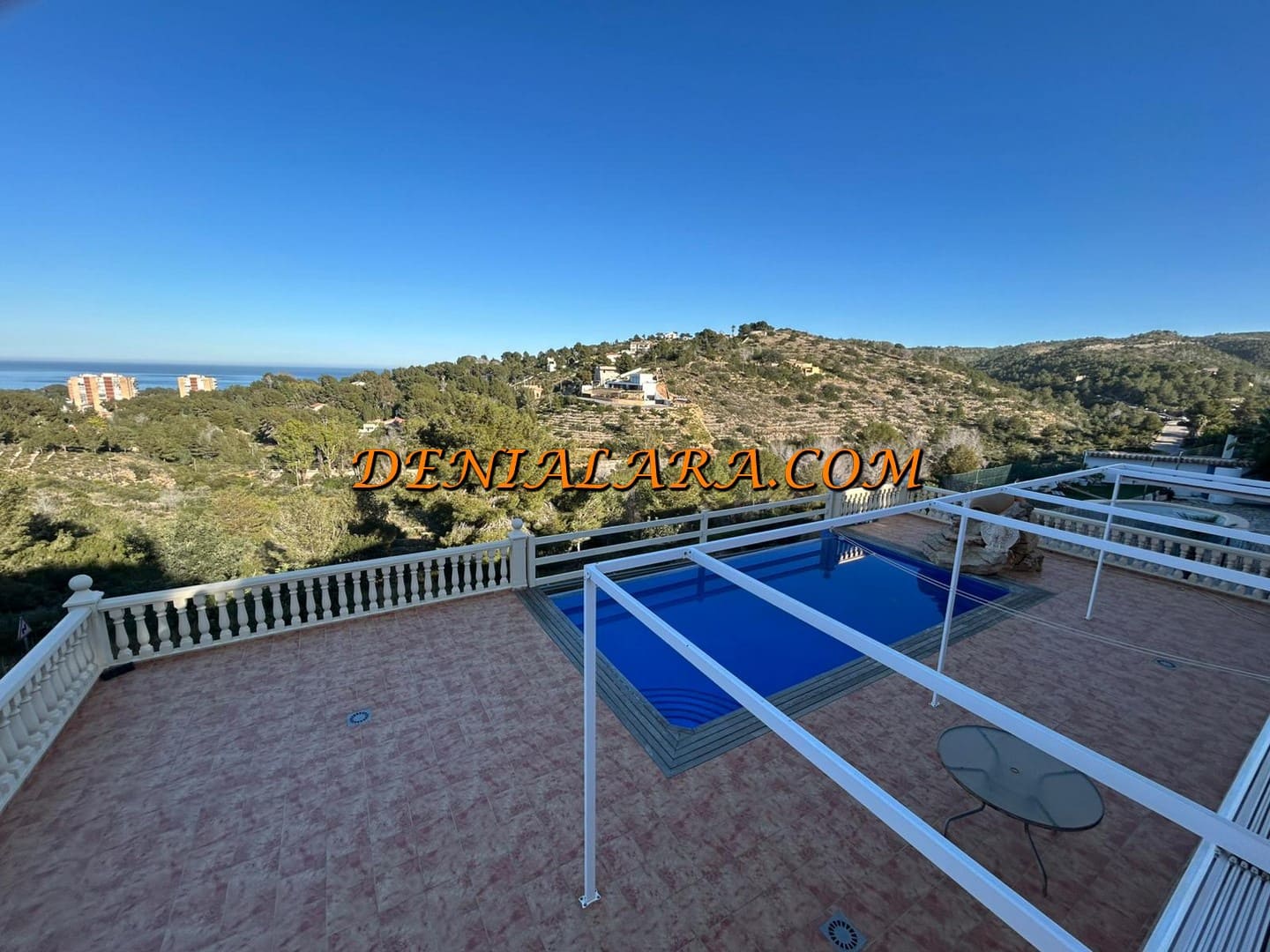 2 makuuhuone Huvila myytävänä paikassa Denia mukana uima-altaan 
autotalli - 774 999 € (Ref: 8607795)