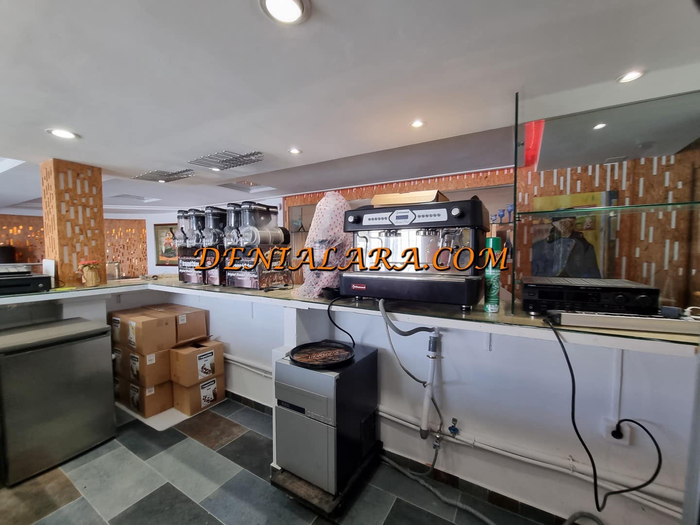 Restaurant/Bar til salg i Denia med garage - € 950.000 (Ref: 8617627)