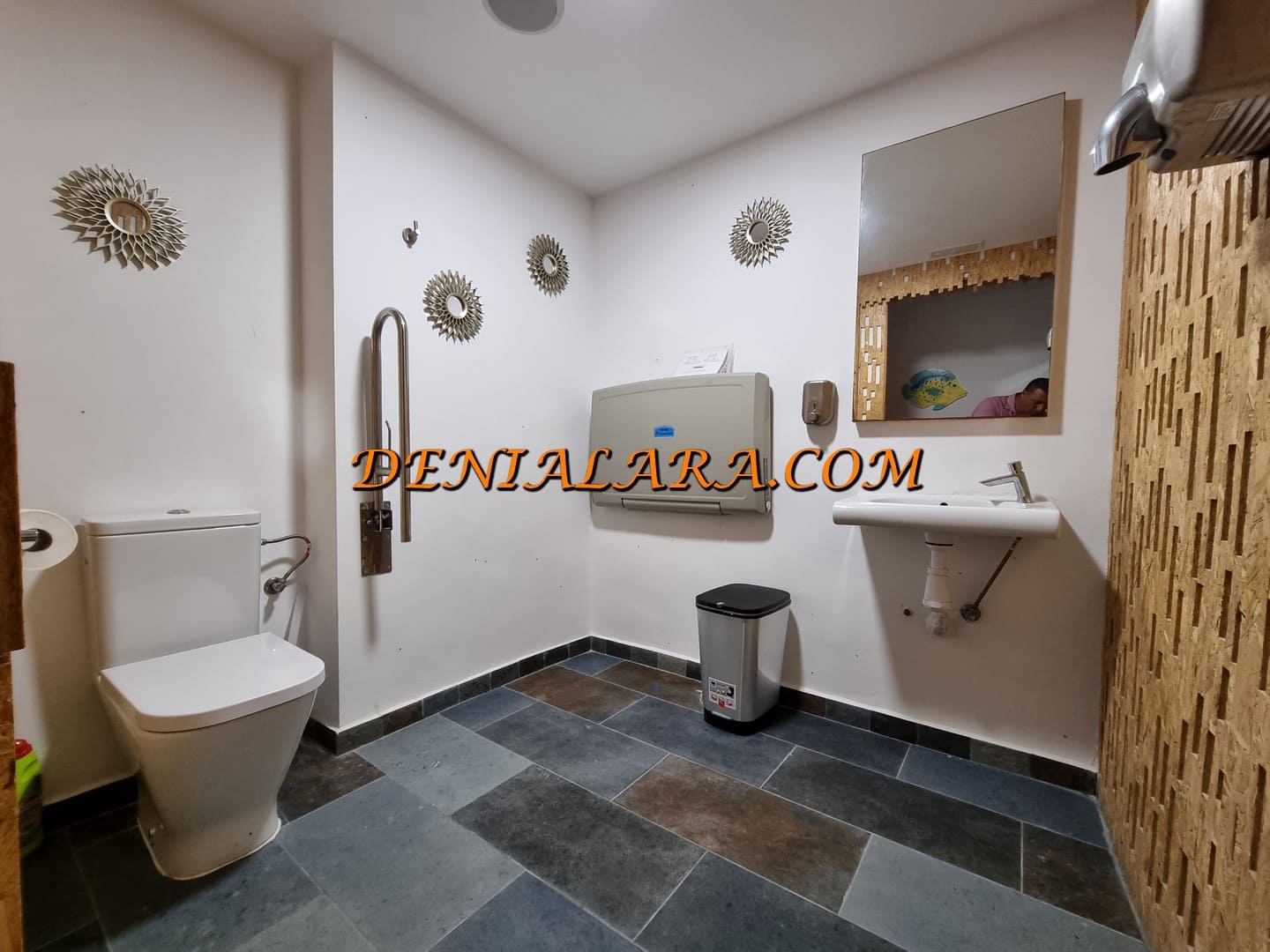 Restaurant/Bar til salg i Denia med garage - € 950.000 (Ref: 8617627)