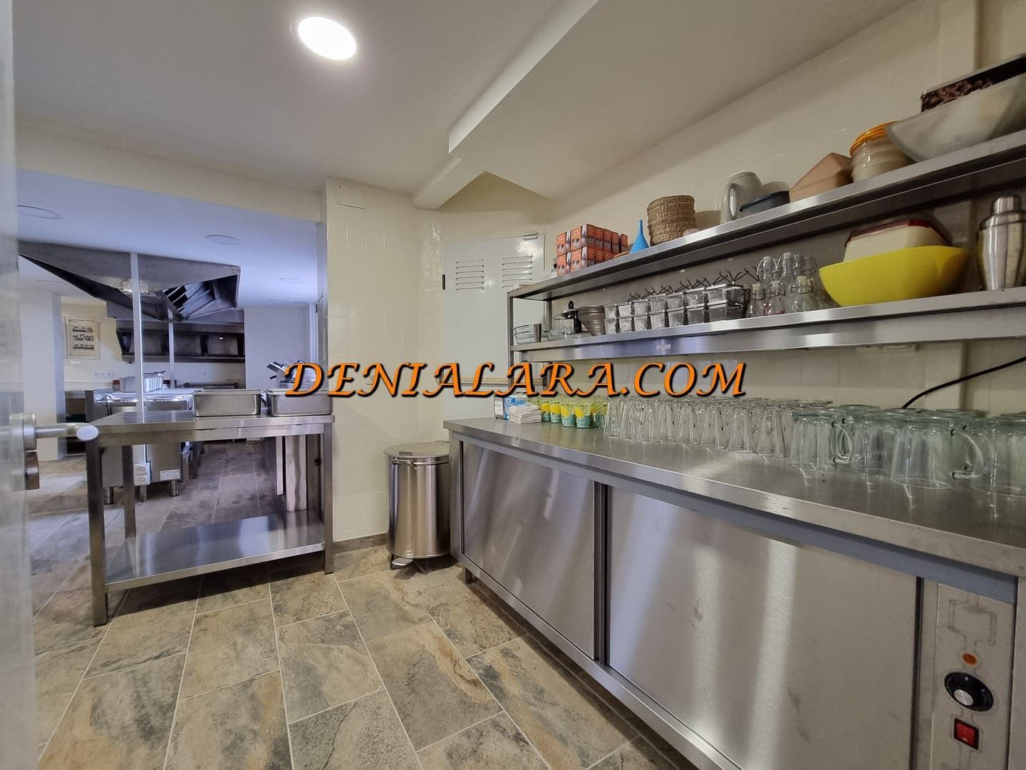 Restaurant/Bar til salg i Denia med garage - € 950.000 (Ref: 8617627)