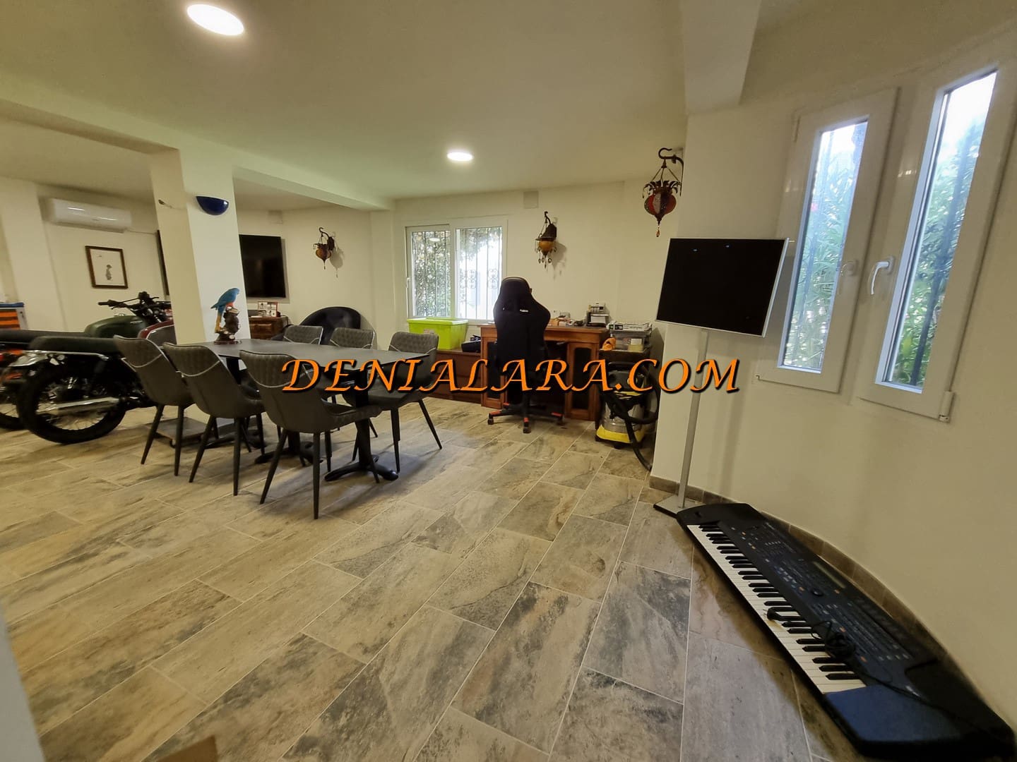 Restaurant/Bar til salg i Denia med garage - € 950.000 (Ref: 8617627)