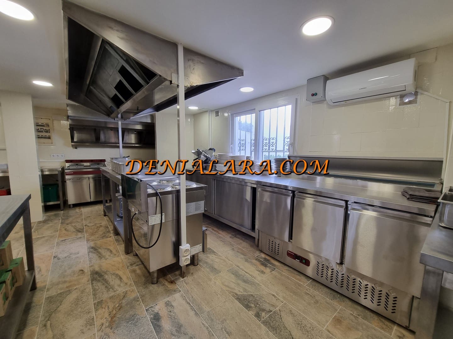 Restaurant/Bar til salg i Denia med garage - € 950.000 (Ref: 8617627)