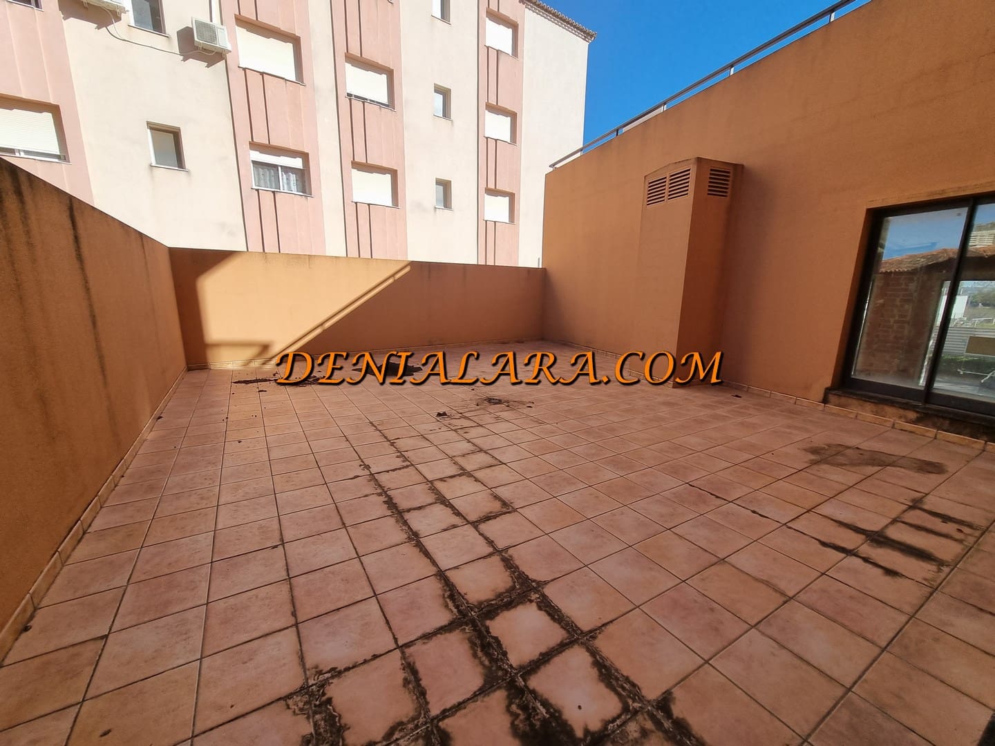 Local Commercial à louer à Pedreguer - 800 € (Ref: 8617629)