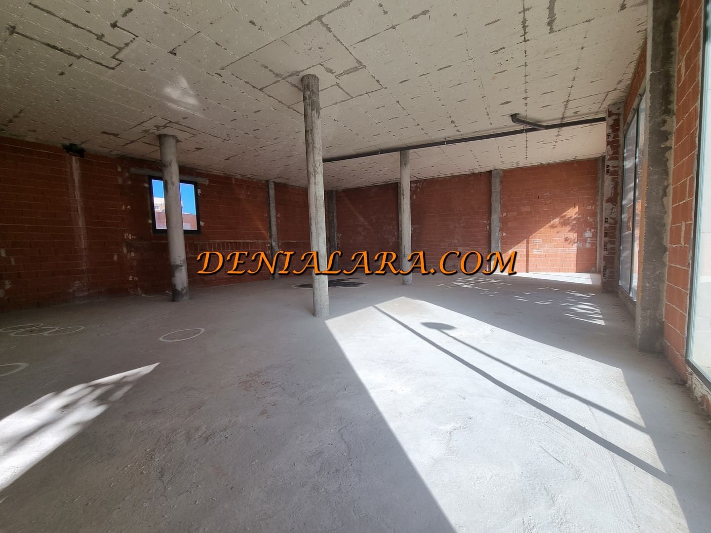 Local Commercial à louer à Pedreguer - 800 € (Ref: 8617629)