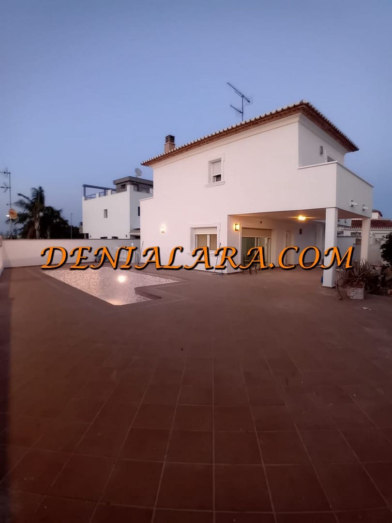 4 quarto Moradia para venda em Denia com piscina - 609 000 € (Ref: 8617632)