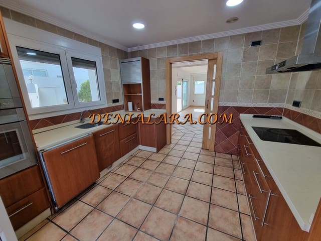 4 quarto Moradia para venda em Dénia com piscina - 558 000 € (Ref: 8617632)