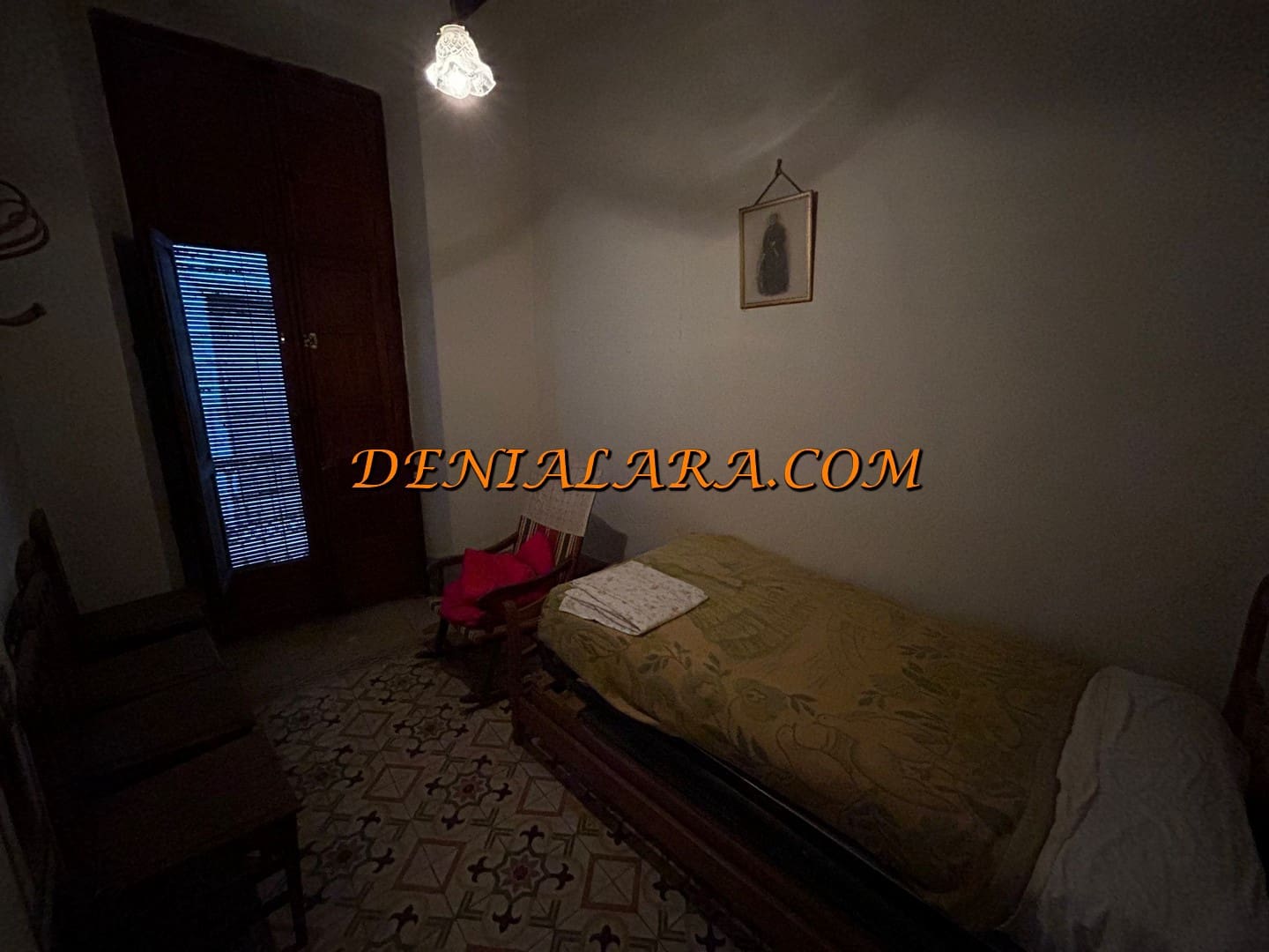 6 bedroom Townhouse for sale in Pego with garage - € 275,000 (Ref: 8623112)