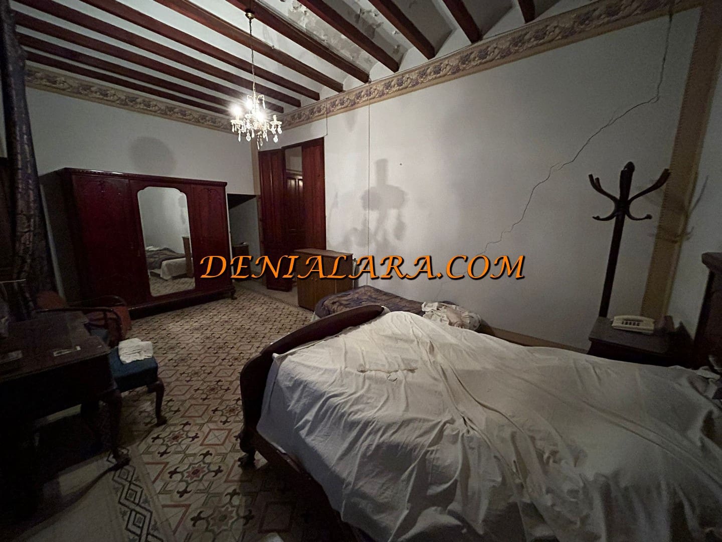 6 bedroom Townhouse for sale in Pego with garage - € 275,000 (Ref: 8623112)