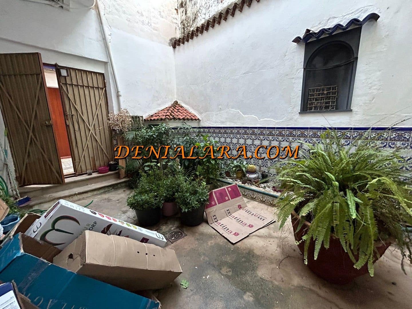 6 bedroom Townhouse for sale in Pego with garage - € 275,000 (Ref: 8623112)