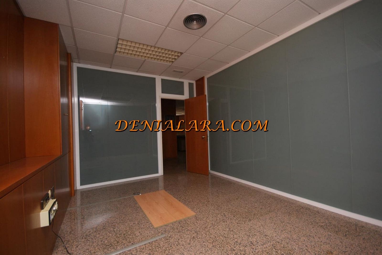 Kommersiell till salu i Denia - 445 000 € (Ref: 8623114)