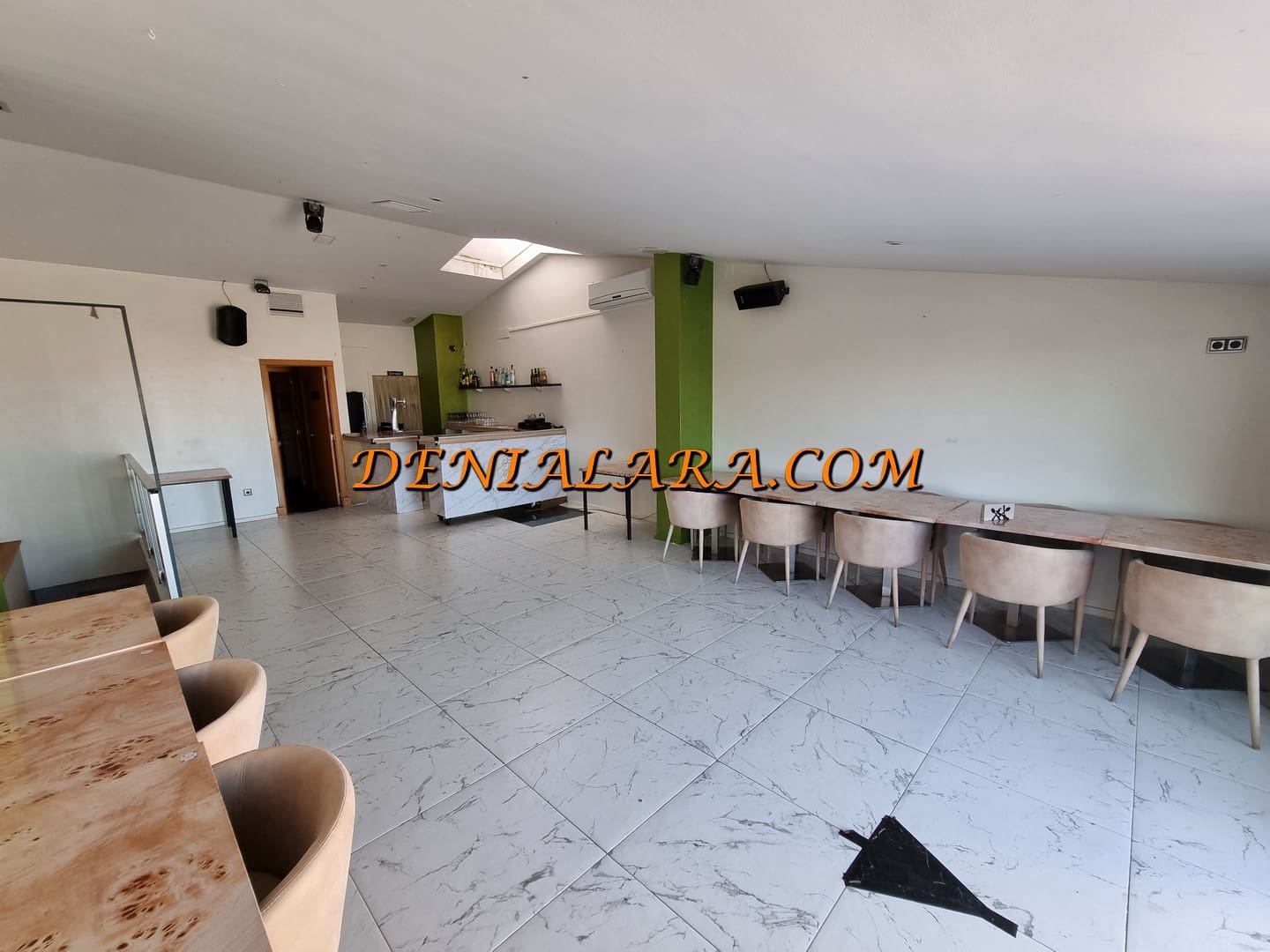 Restaurant/Bar til leje i Denia - € 3.000 (Ref: 8762729)