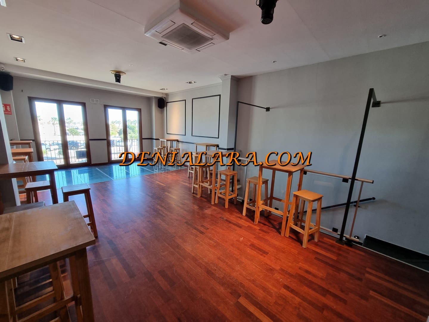 Restaurant/Bar til leje i Denia - € 3.000 (Ref: 8762729)