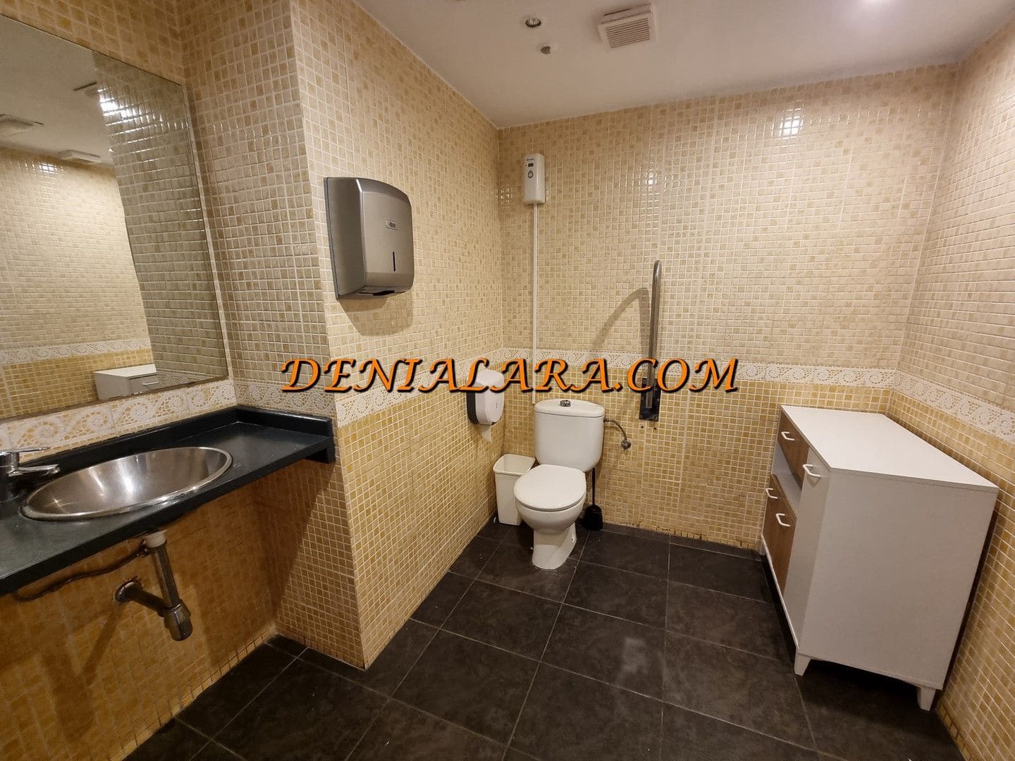 Restaurant/Bar til leje i Denia - € 3.000 (Ref: 8762729)