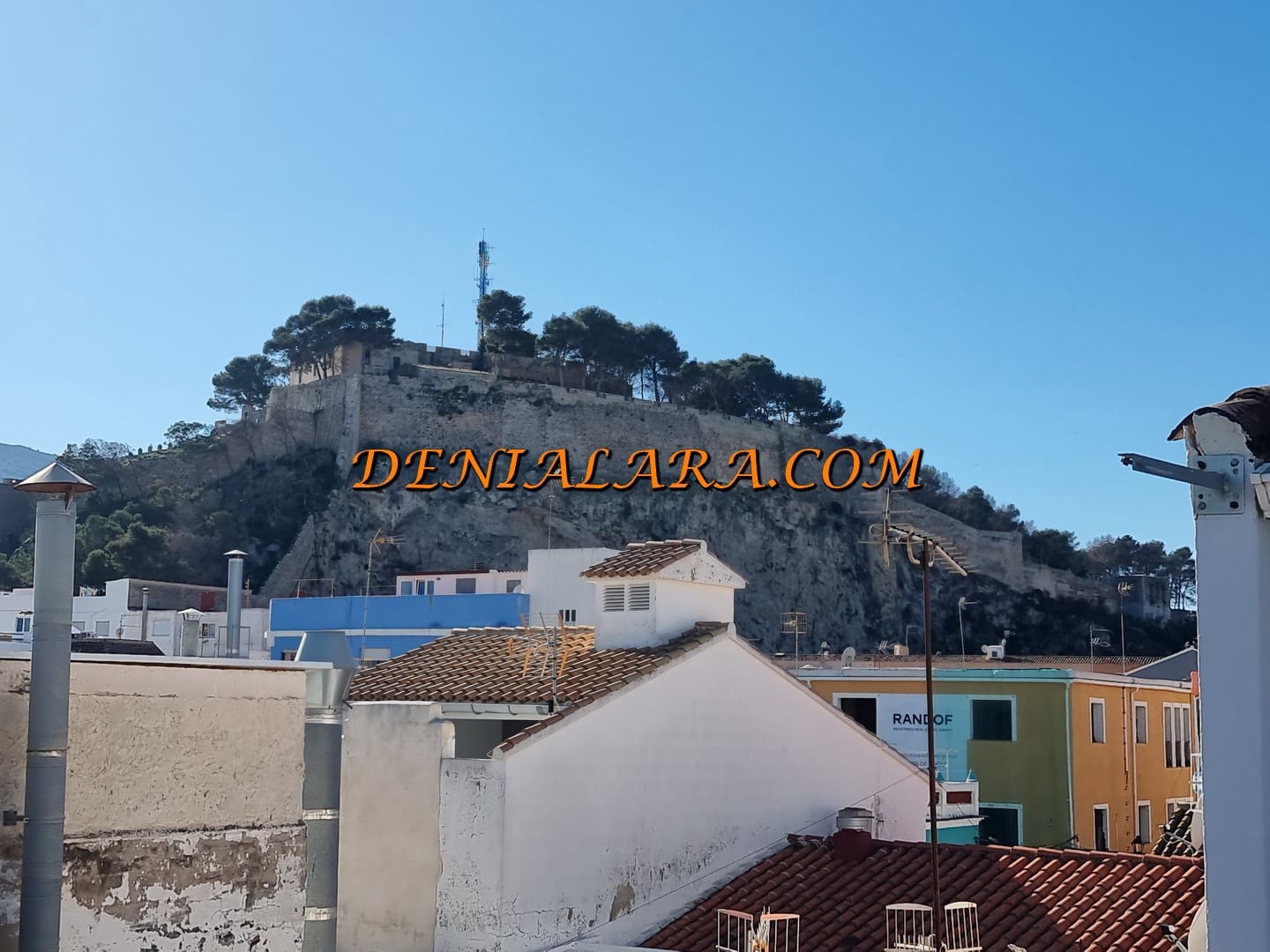 Restaurant/Bar til leje i Denia - € 3.000 (Ref: 8762729)