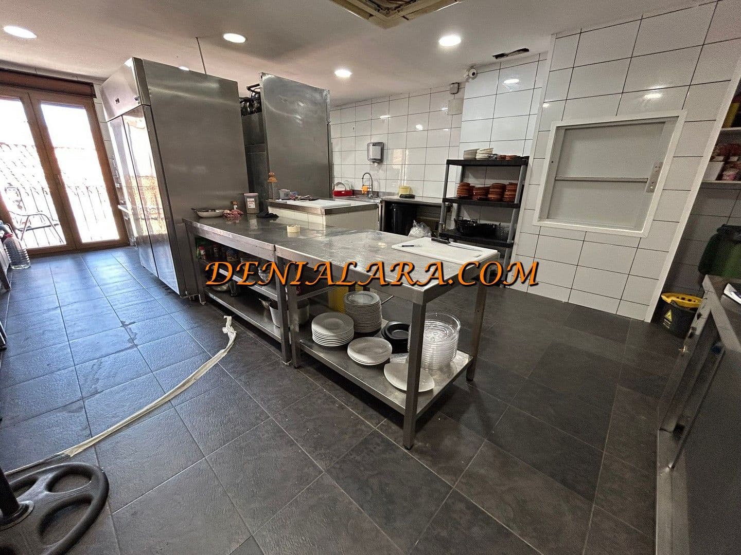 Restaurant/Bar til leje i Denia - € 3.000 (Ref: 8762729)