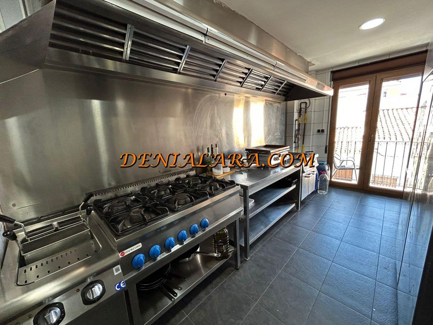 Restaurant/Bar til leje i Denia - € 3.000 (Ref: 8762729)