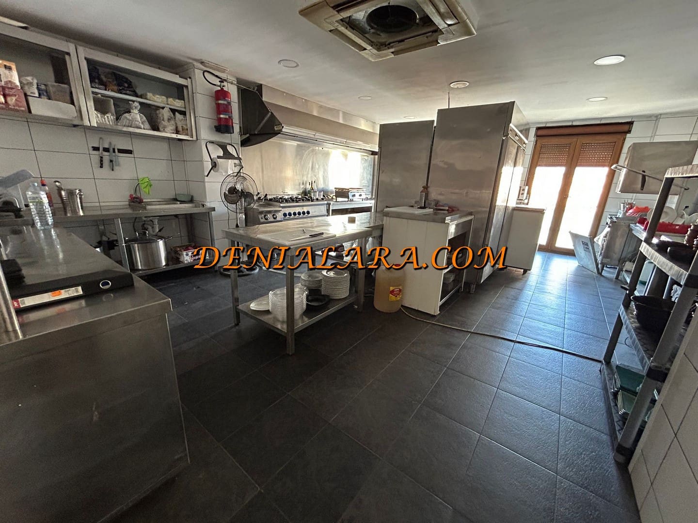 Restaurant/Bar til leje i Denia - € 3.000 (Ref: 8762729)